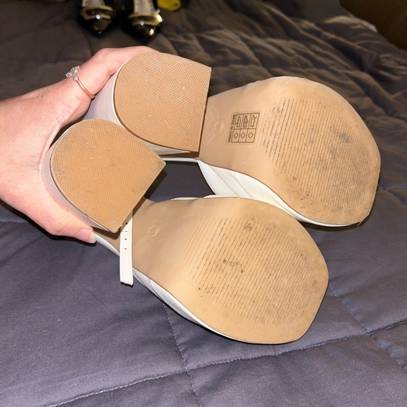 White platform high heels - Picture 7 of 10